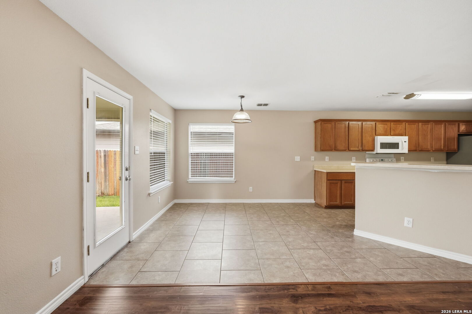 423 Donalan Drive Converse TX 78109