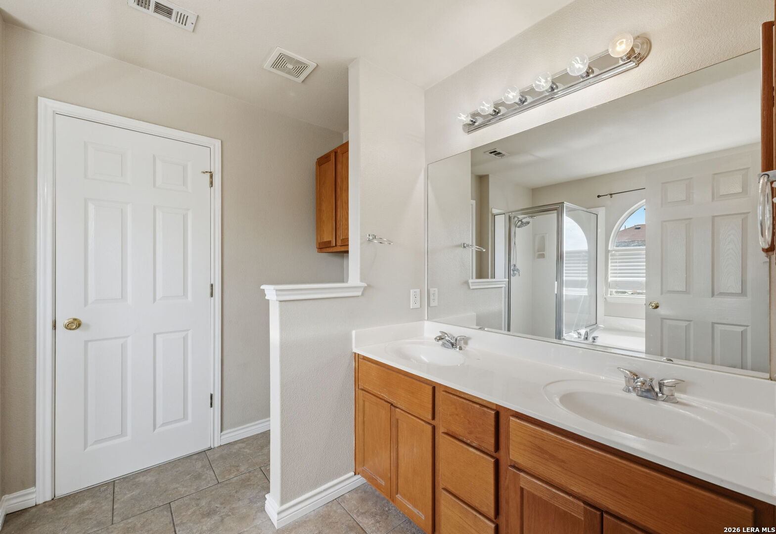 423 Donalan Drive Converse TX 78109