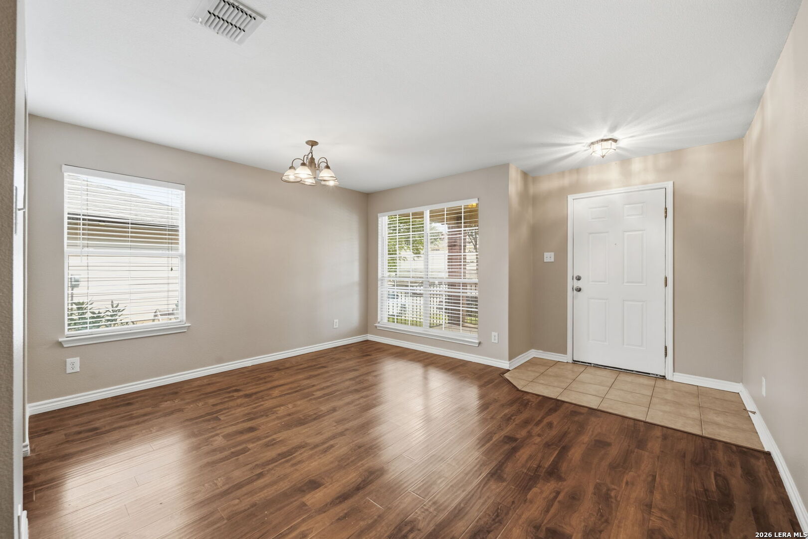 423 Donalan Drive Converse TX 78109