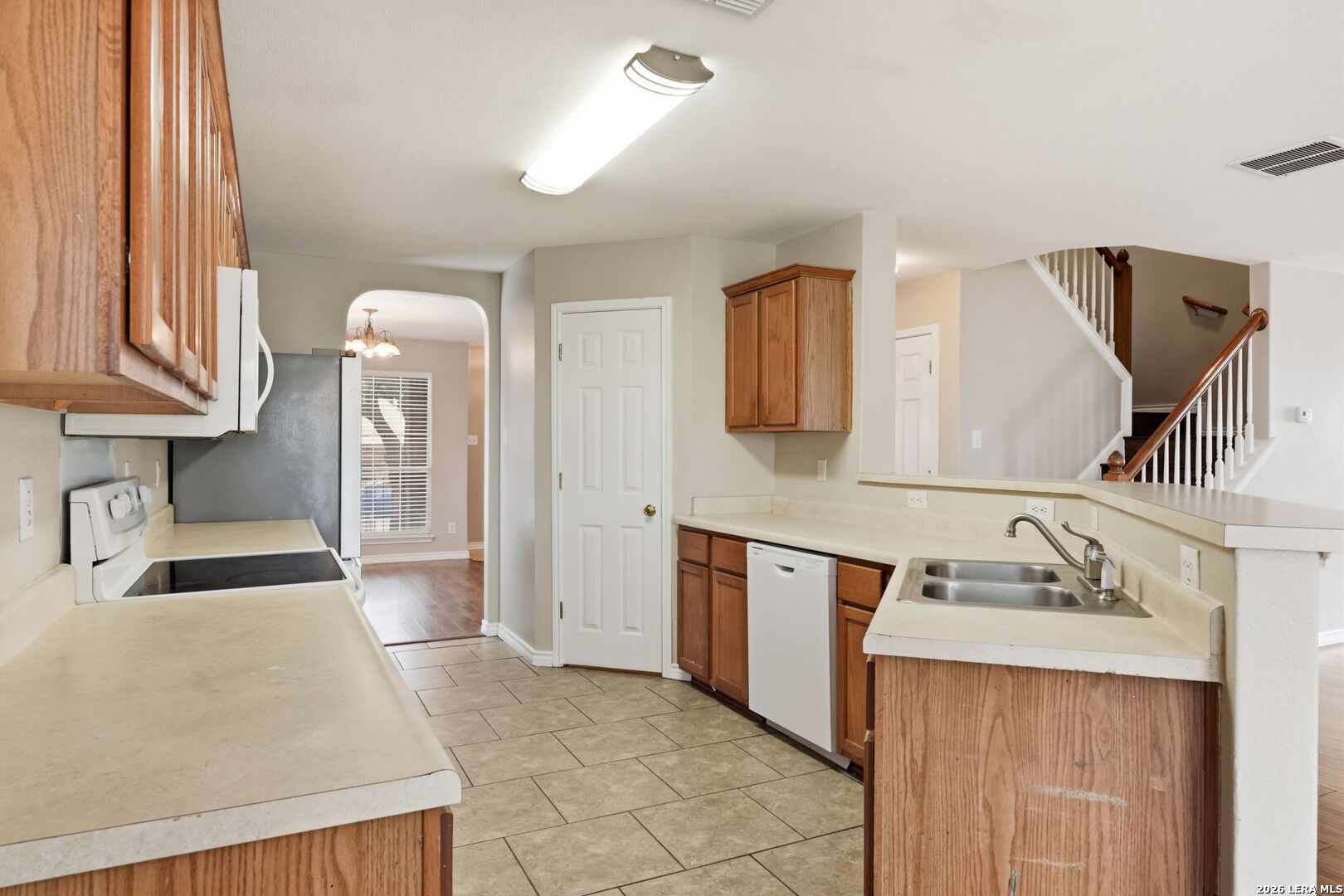 423 Donalan Drive Converse TX 78109