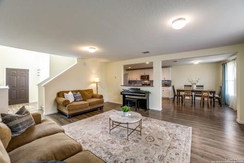 10232 Round Ridge San Antonio TX 78254