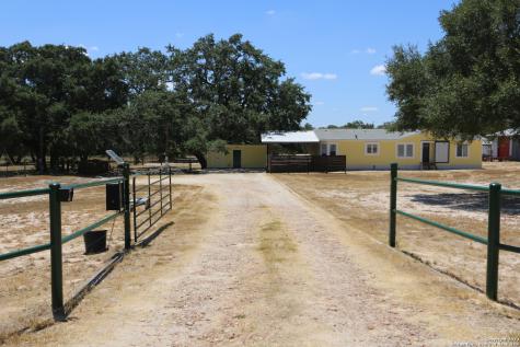 195 Ranch Country Drive La Vernia TX 78121