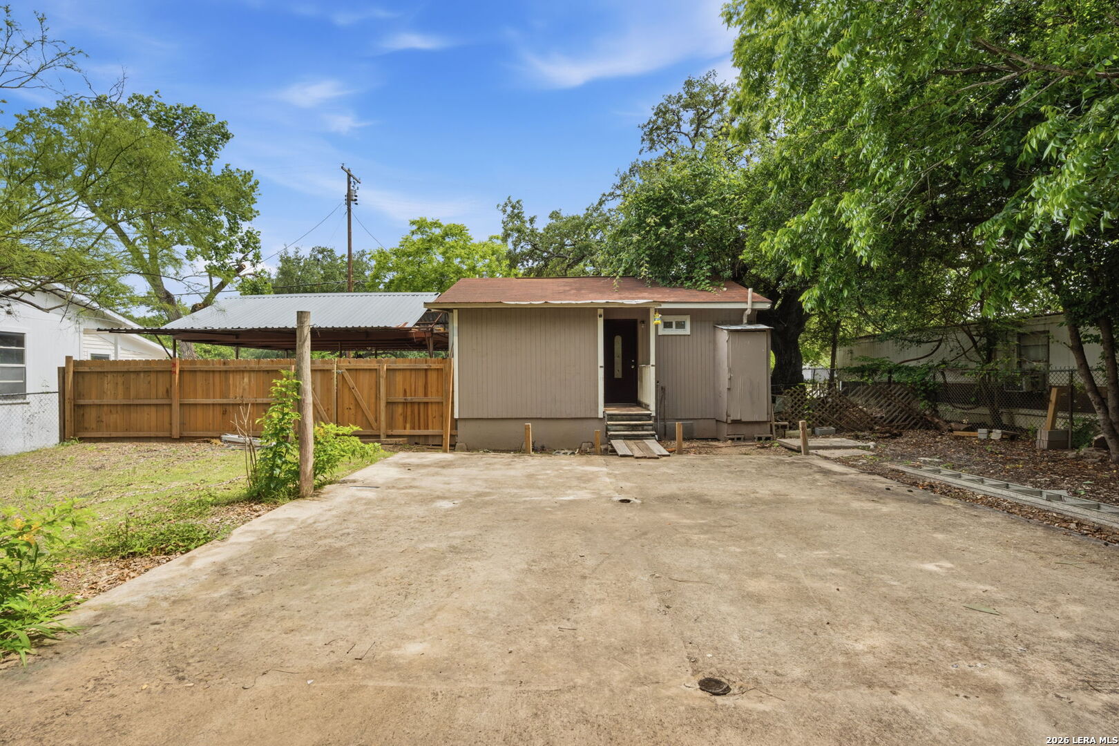210 Bensdale Pleasanton TX 78064