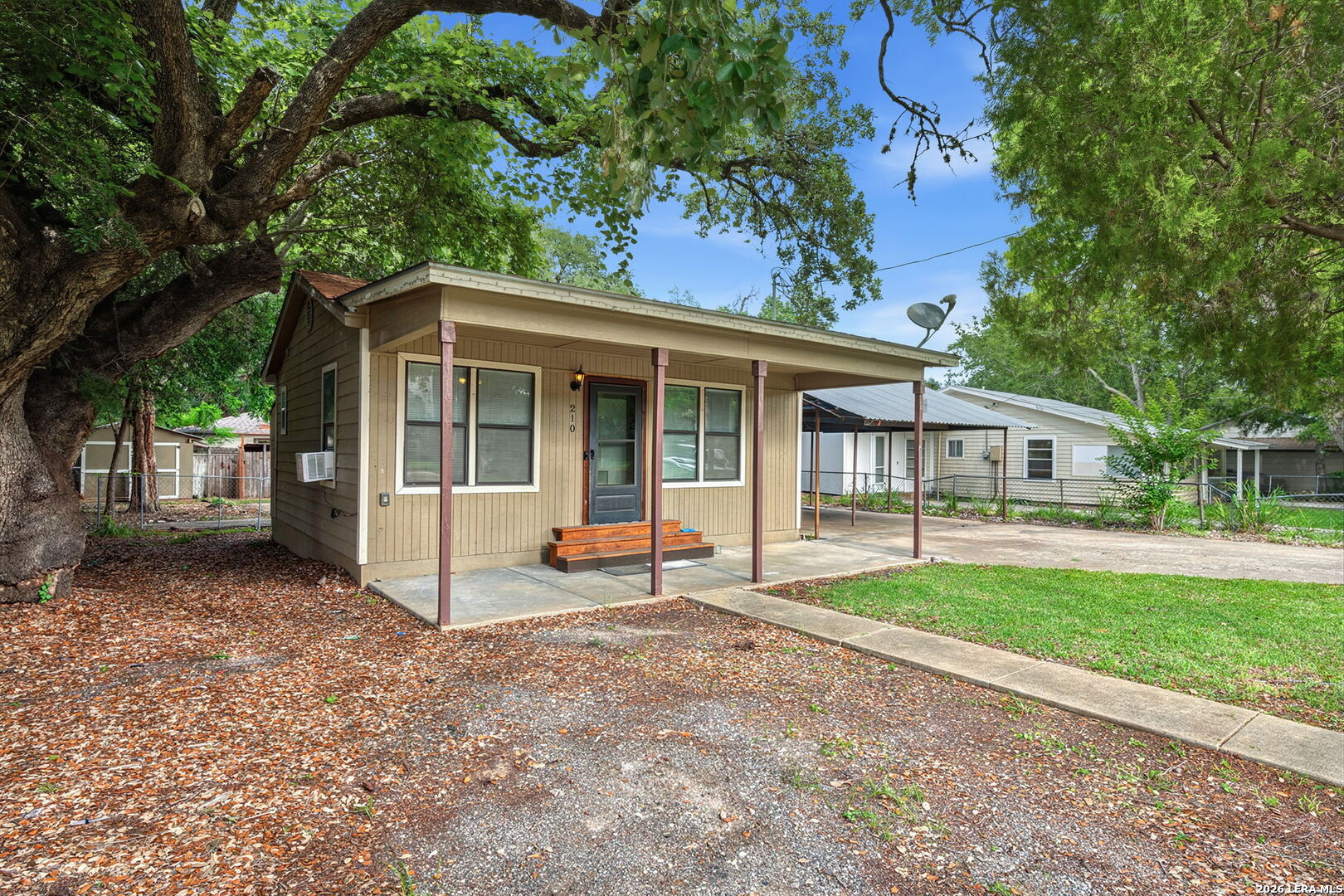 210 Bensdale Pleasanton TX 78064