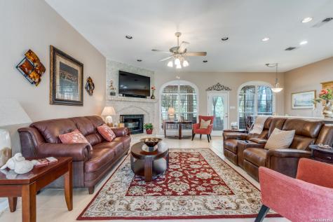 3704 Hillside Schertz TX 78108