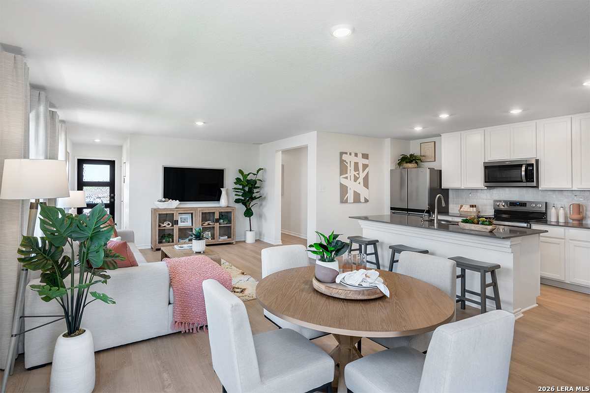 5131 Briscoe Bluff Converse TX 78109