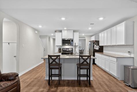 187 Empress Brilliant San Antonio TX 78253