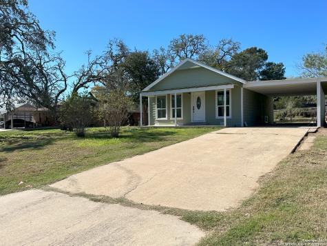 402 Lantana Lane Pleasanton TX 78064