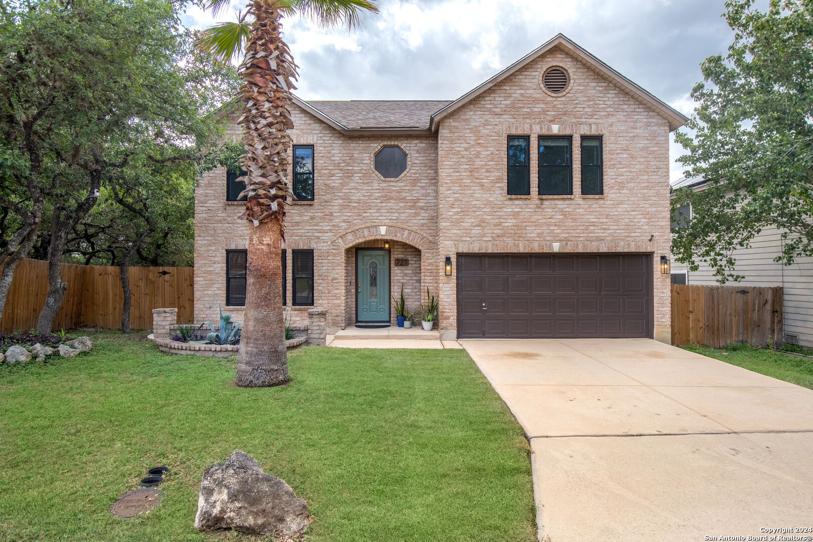 727 Clover Creek San Antonio TX 78245