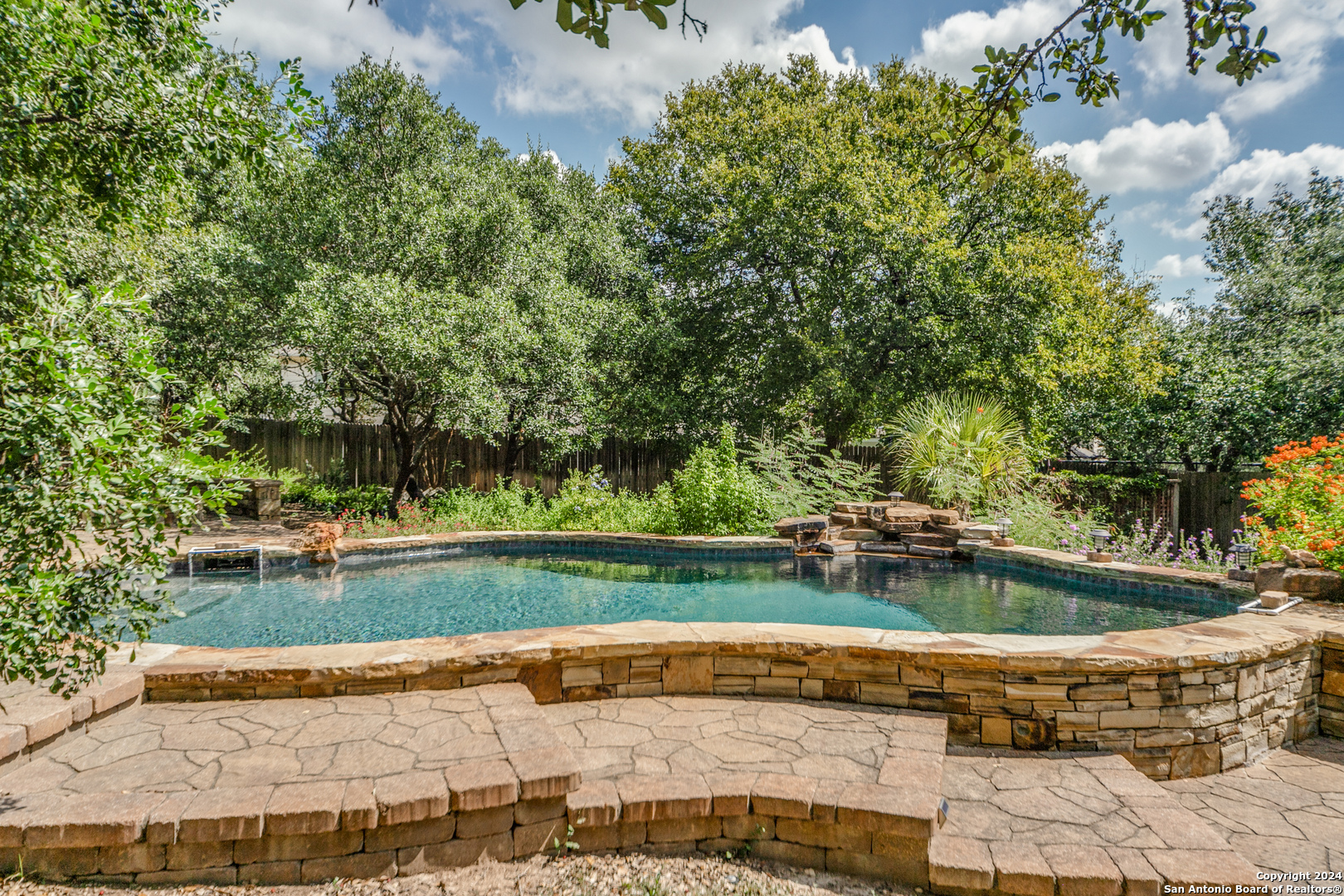 435 Chimney Tops San Antonio TX 78260