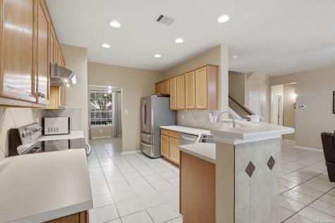 9946 Sable Arrow San Antonio TX 78251