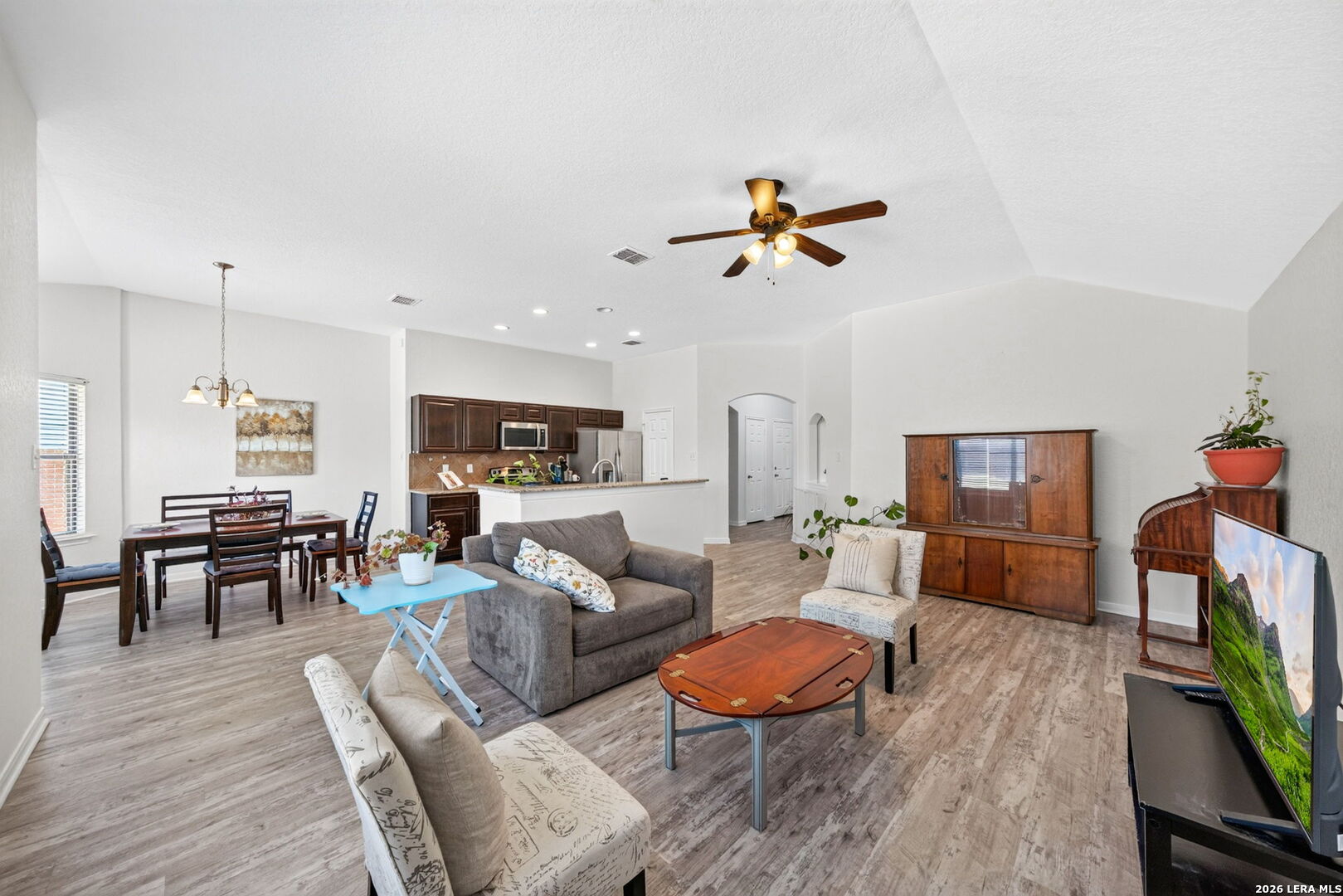 7610 Sterling Manor Converse TX 78109