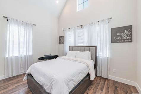 112 W Magnolia La Vernia TX 78121