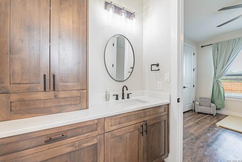 112 W Magnolia La Vernia TX 78121