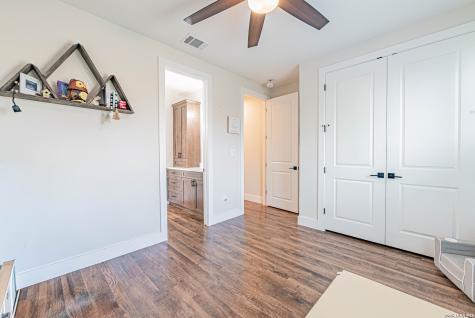 112 W Magnolia La Vernia TX 78121