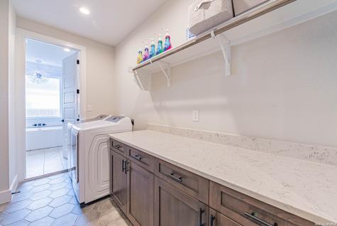 112 W Magnolia La Vernia TX 78121