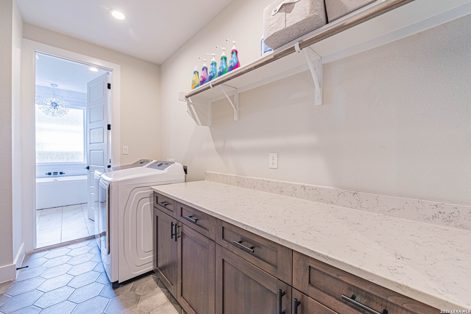 112 W Magnolia La Vernia TX 78121