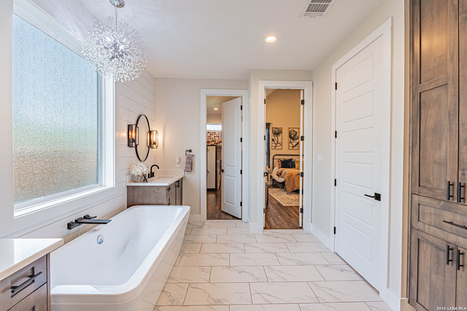 112 W Magnolia La Vernia TX 78121