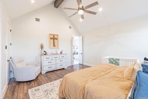 112 W Magnolia La Vernia TX 78121