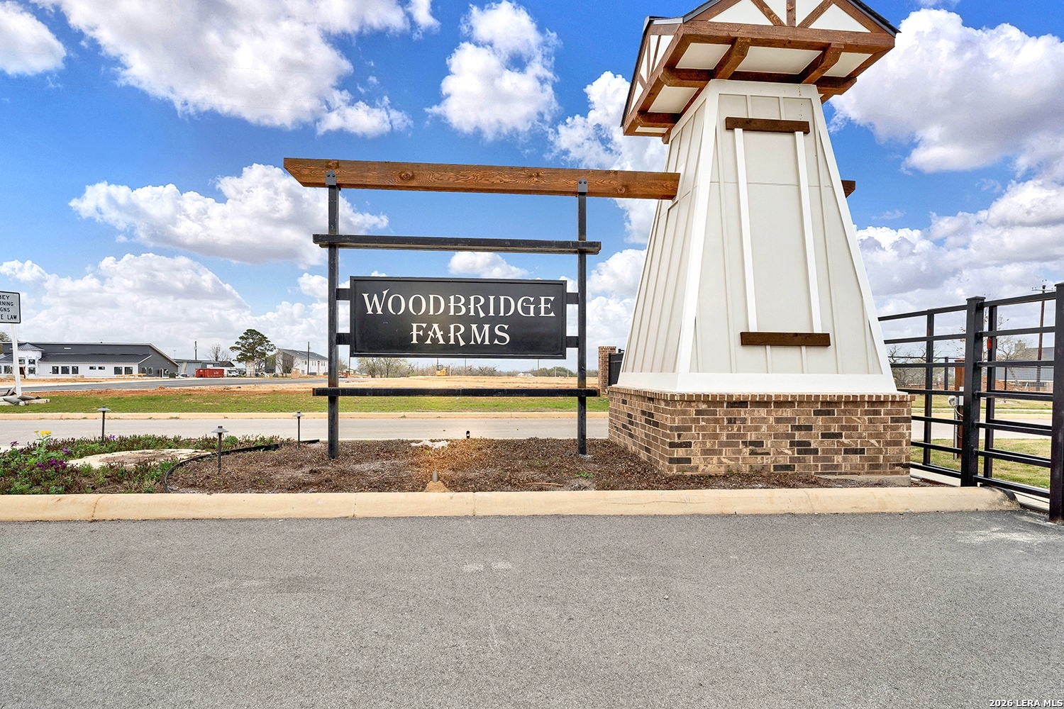 112 W Magnolia La Vernia TX 78121