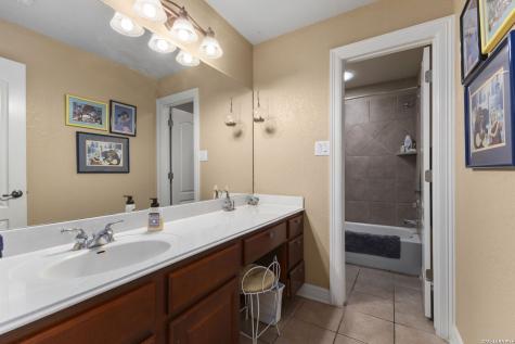 907 Sabal Ridge San Antonio TX 78260
