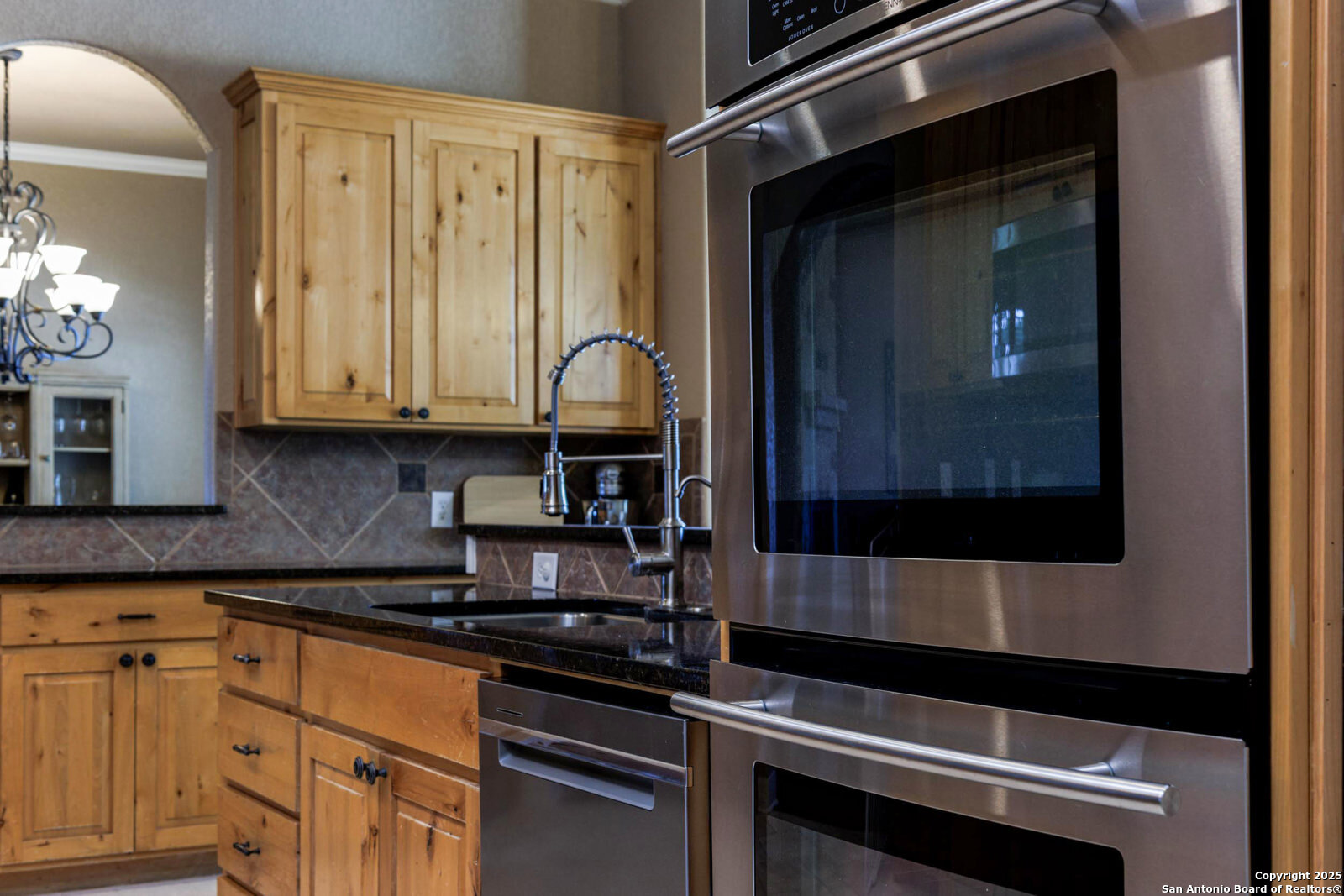 102 Summer Glen Boerne TX 78006