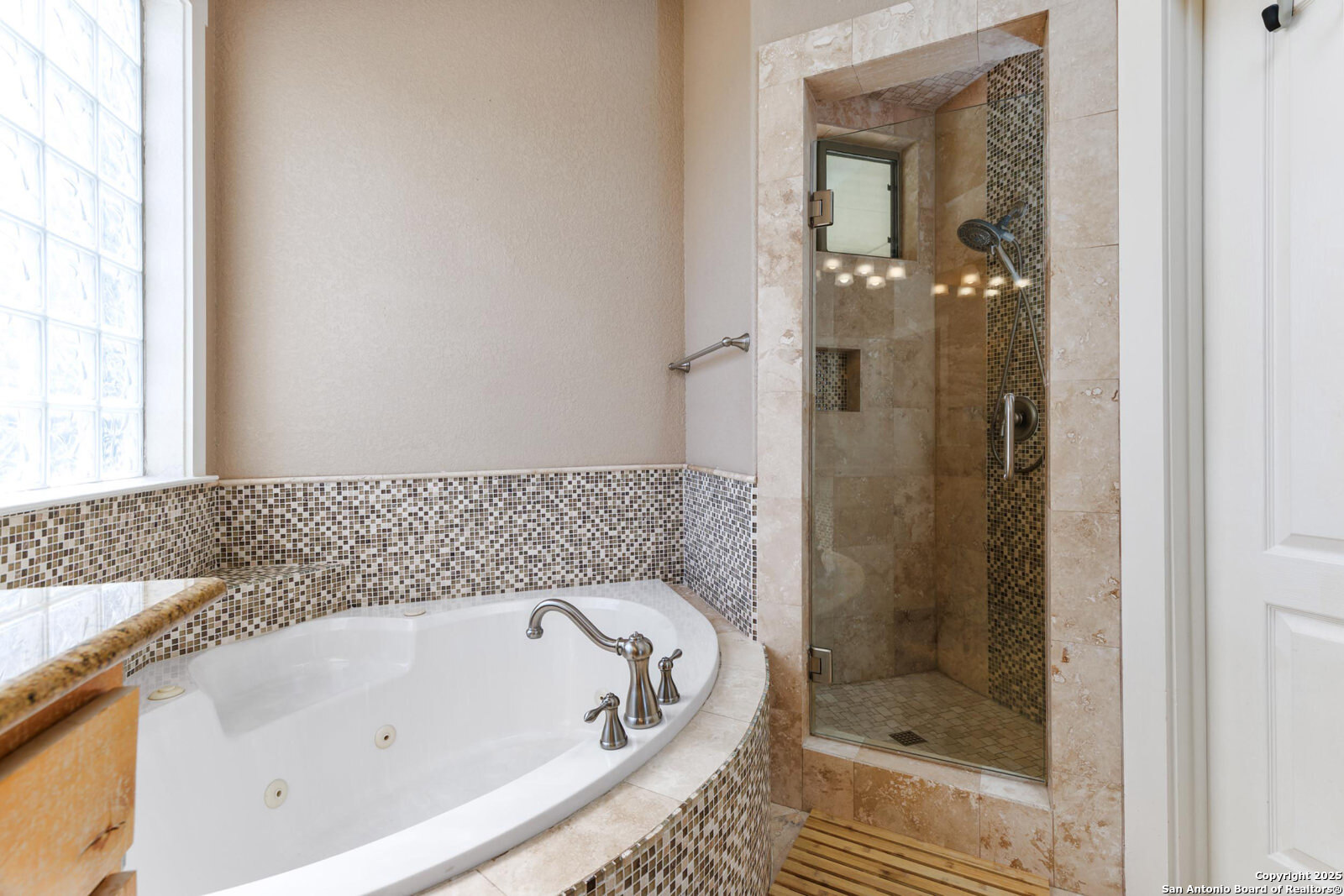 102 Summer Glen Boerne TX 78006