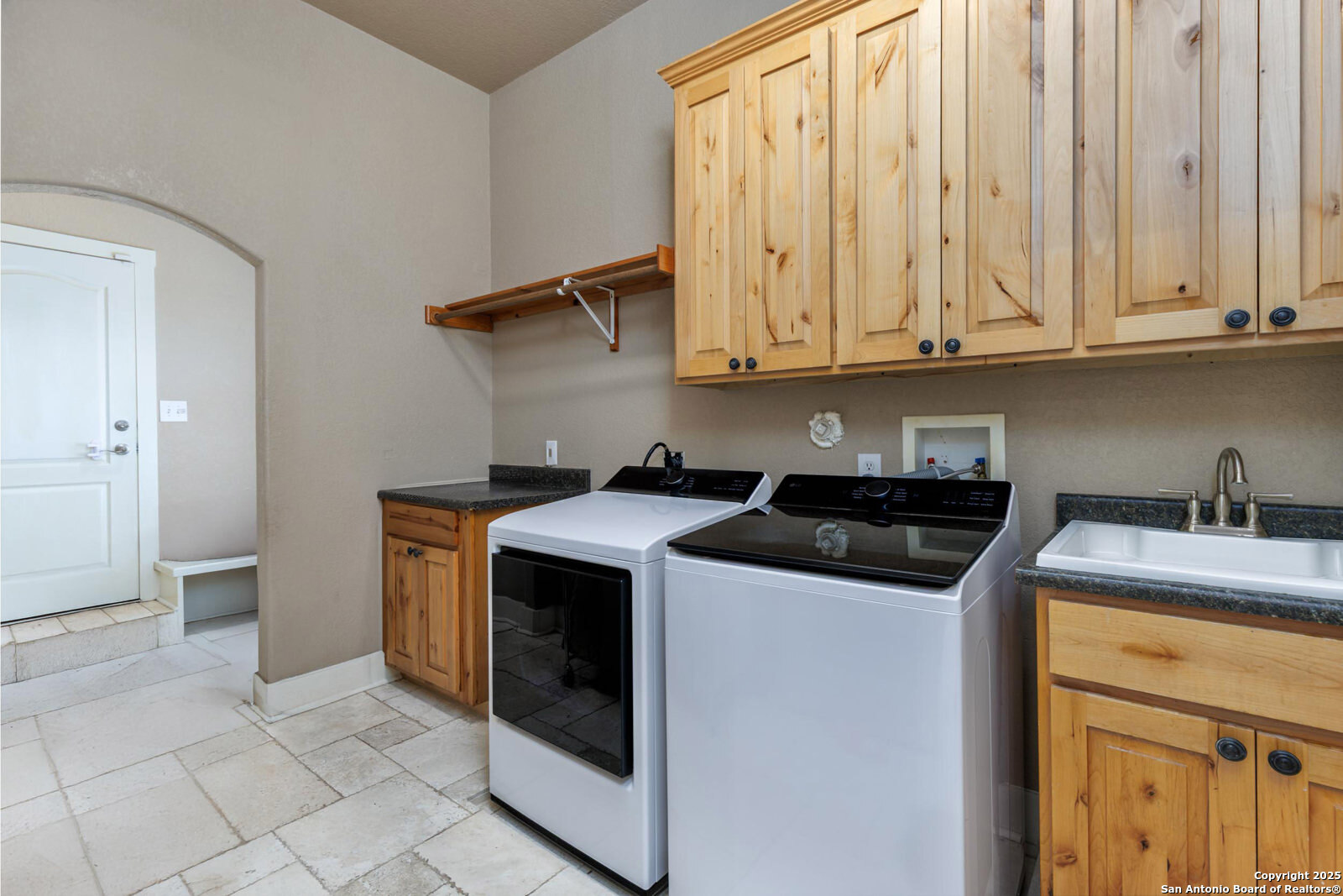 102 Summer Glen Boerne TX 78006