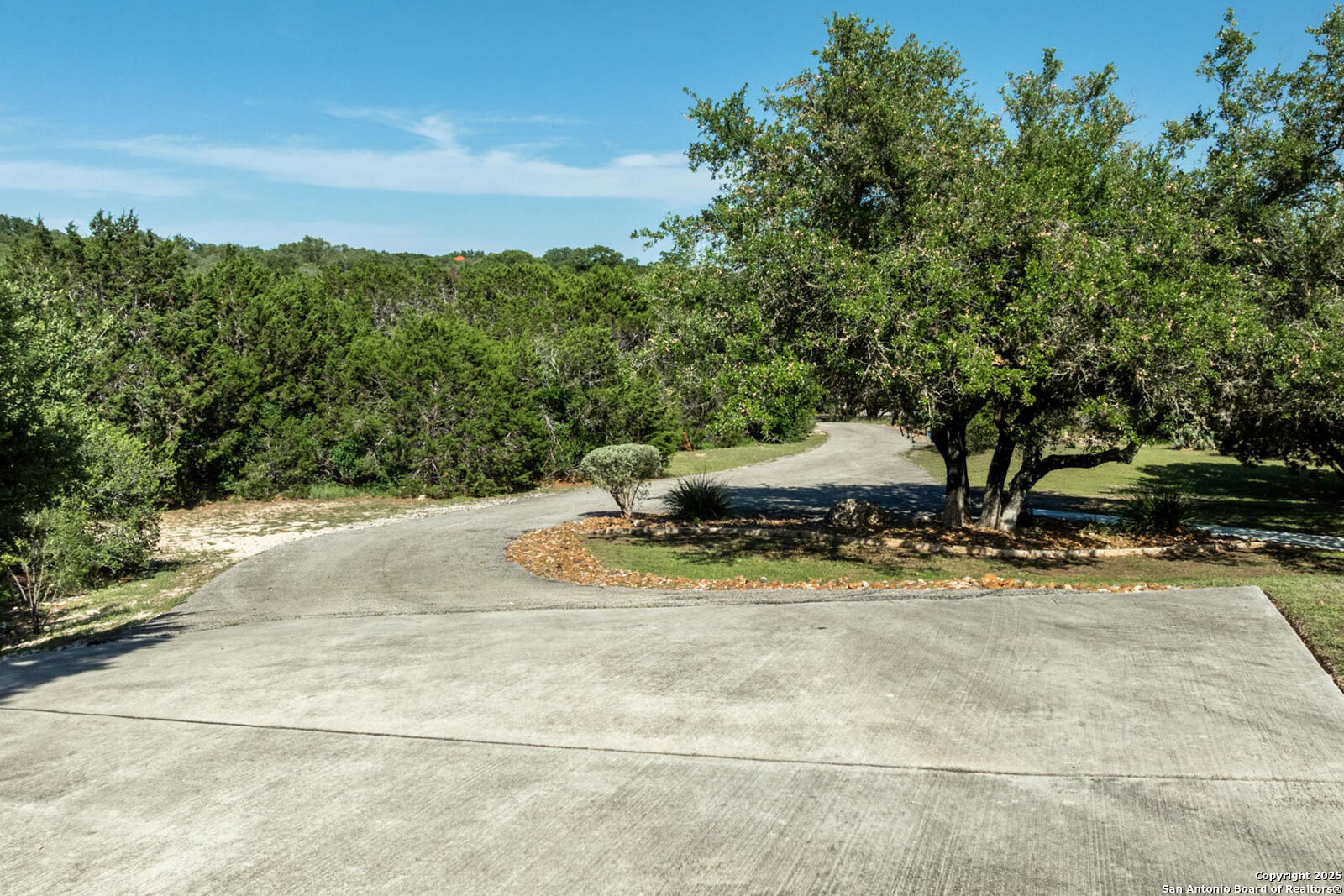 102 Summer Glen Boerne TX 78006