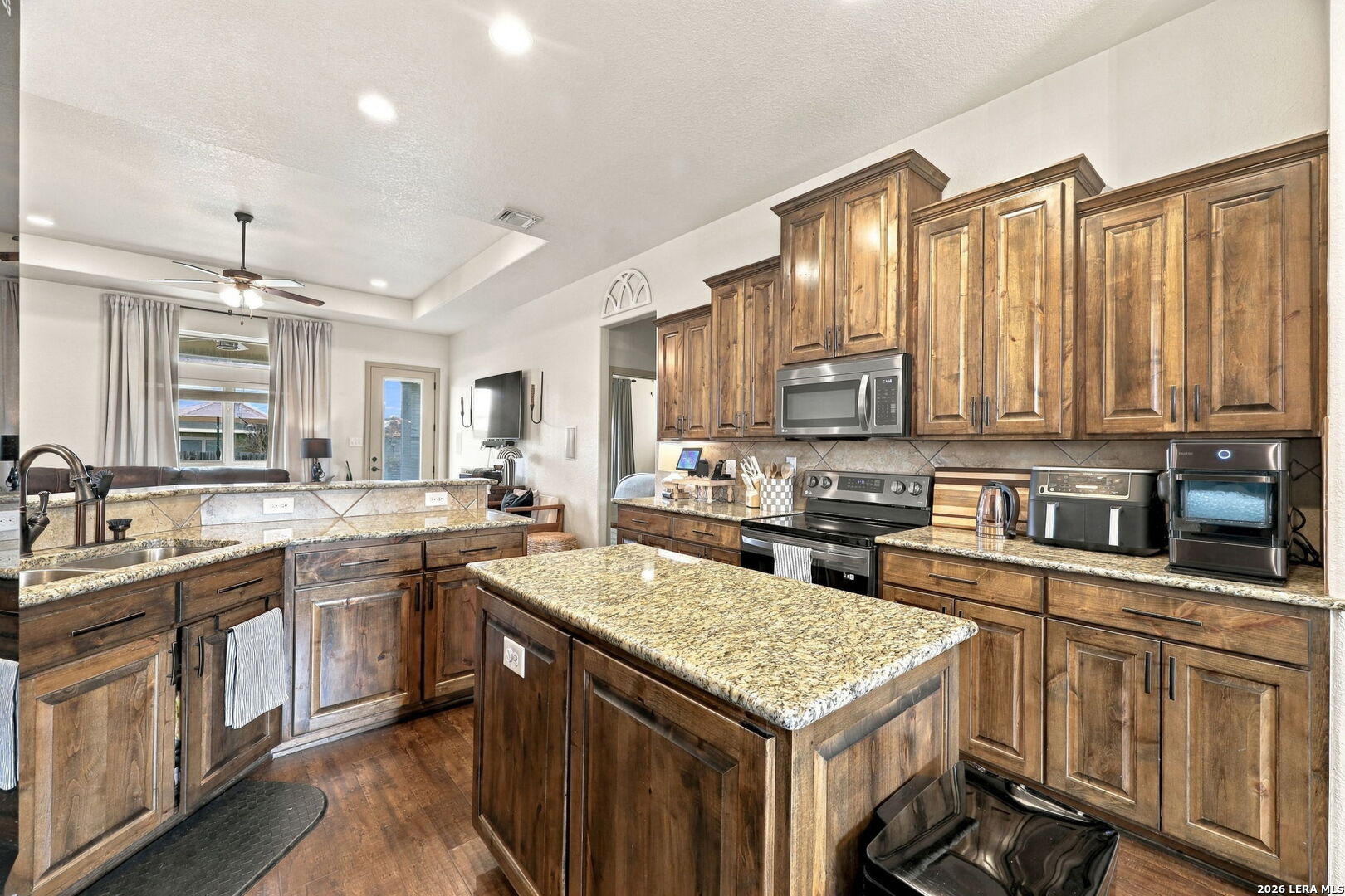 108 Park Heights Poth TX 78147