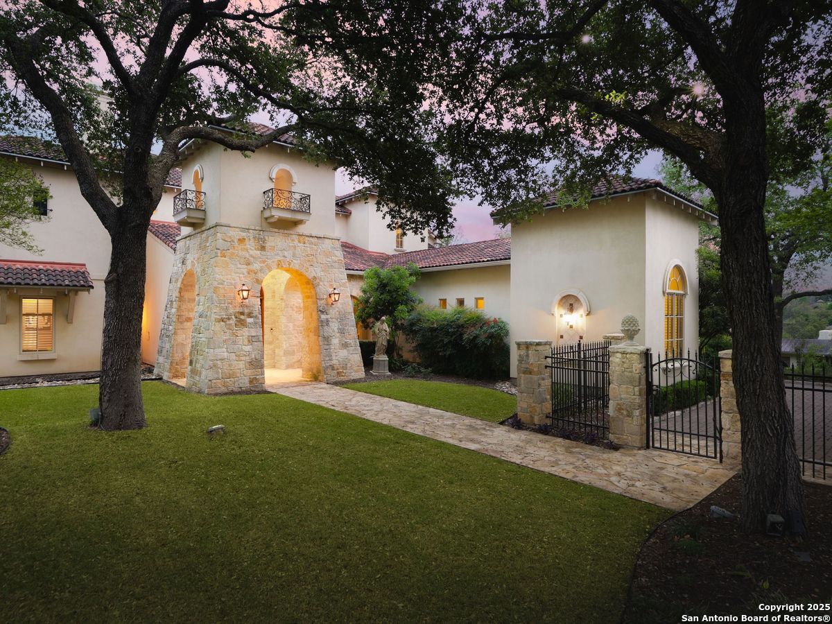 810 Garraty Hill Terrell Hills TX 78209