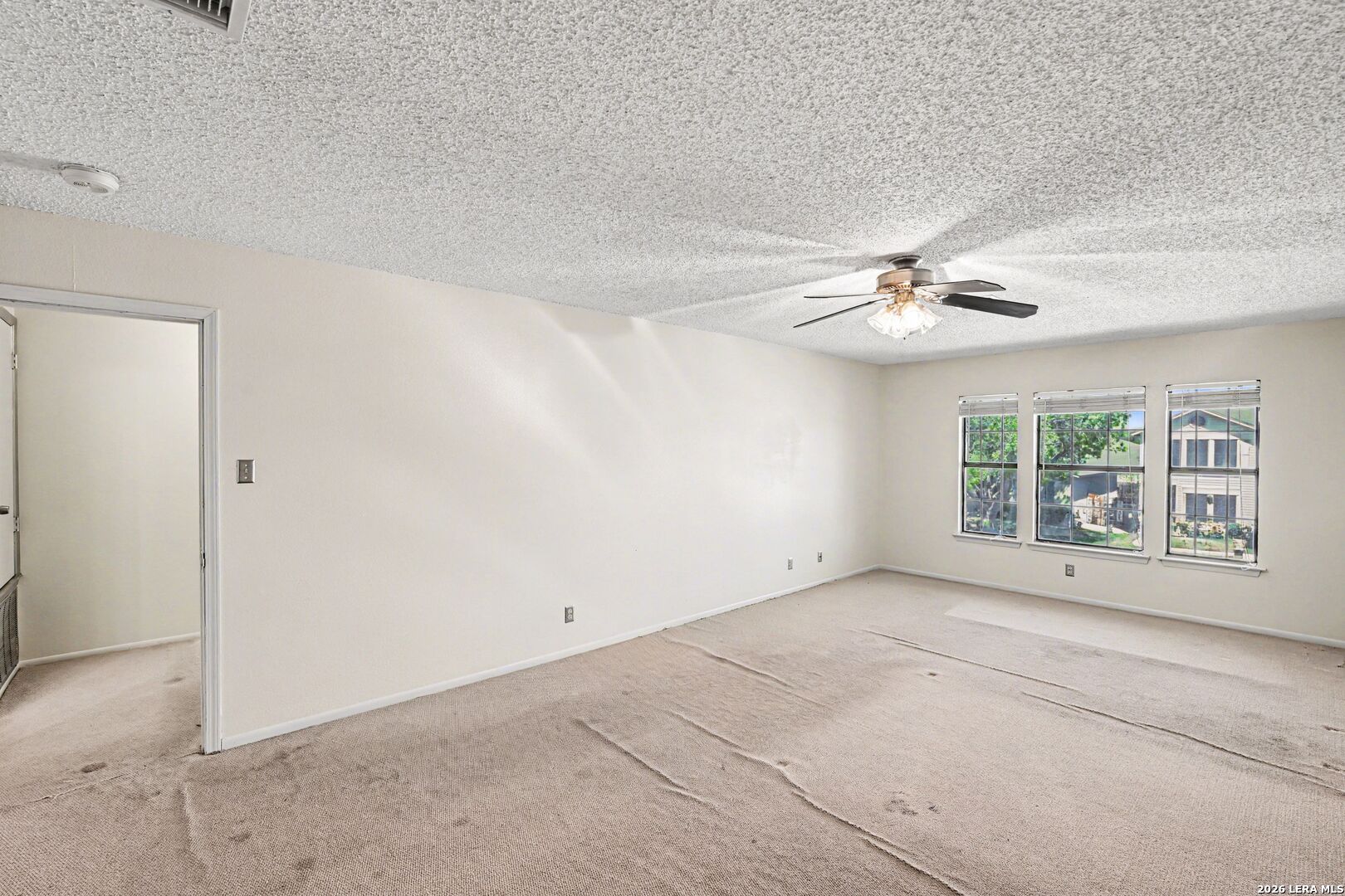 6858 Cape Meadow Converse TX 78109