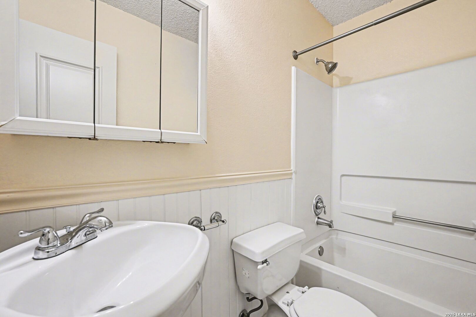 6858 Cape Meadow Converse TX 78109