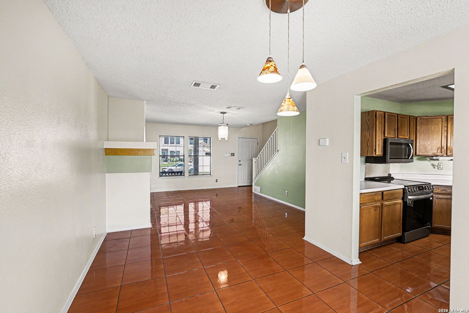 6858 Cape Meadow Converse TX 78109