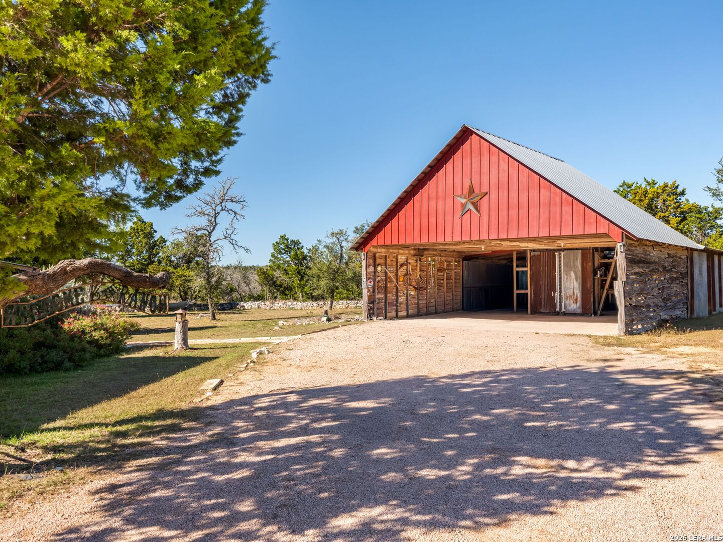 483 E Grand Oaks Drive Harper TX 78631