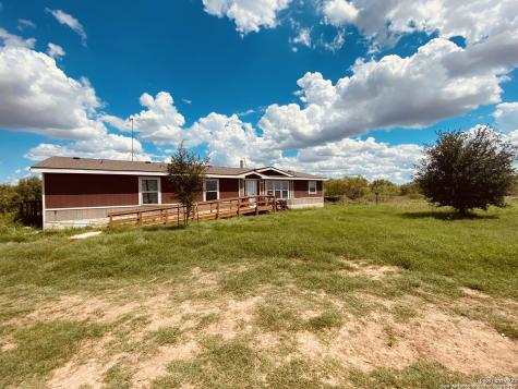 650 County Road 2863 Bigfoot TX 78005