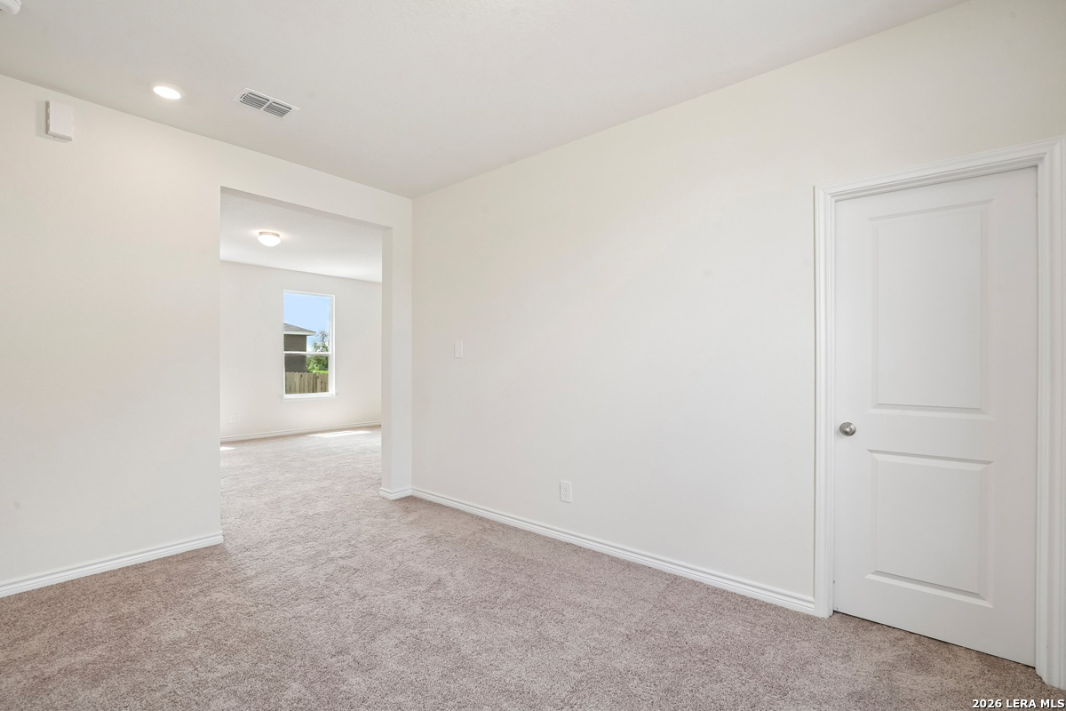 10049 Jagger Avenue Converse TX 78109