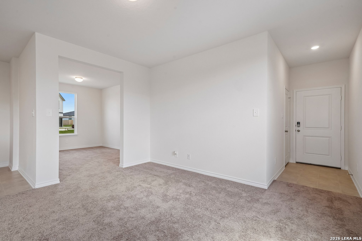 10049 Jagger Avenue Converse TX 78109