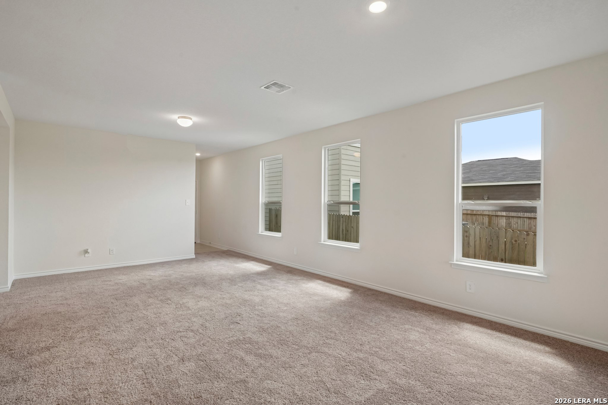 10049 Jagger Avenue Converse TX 78109