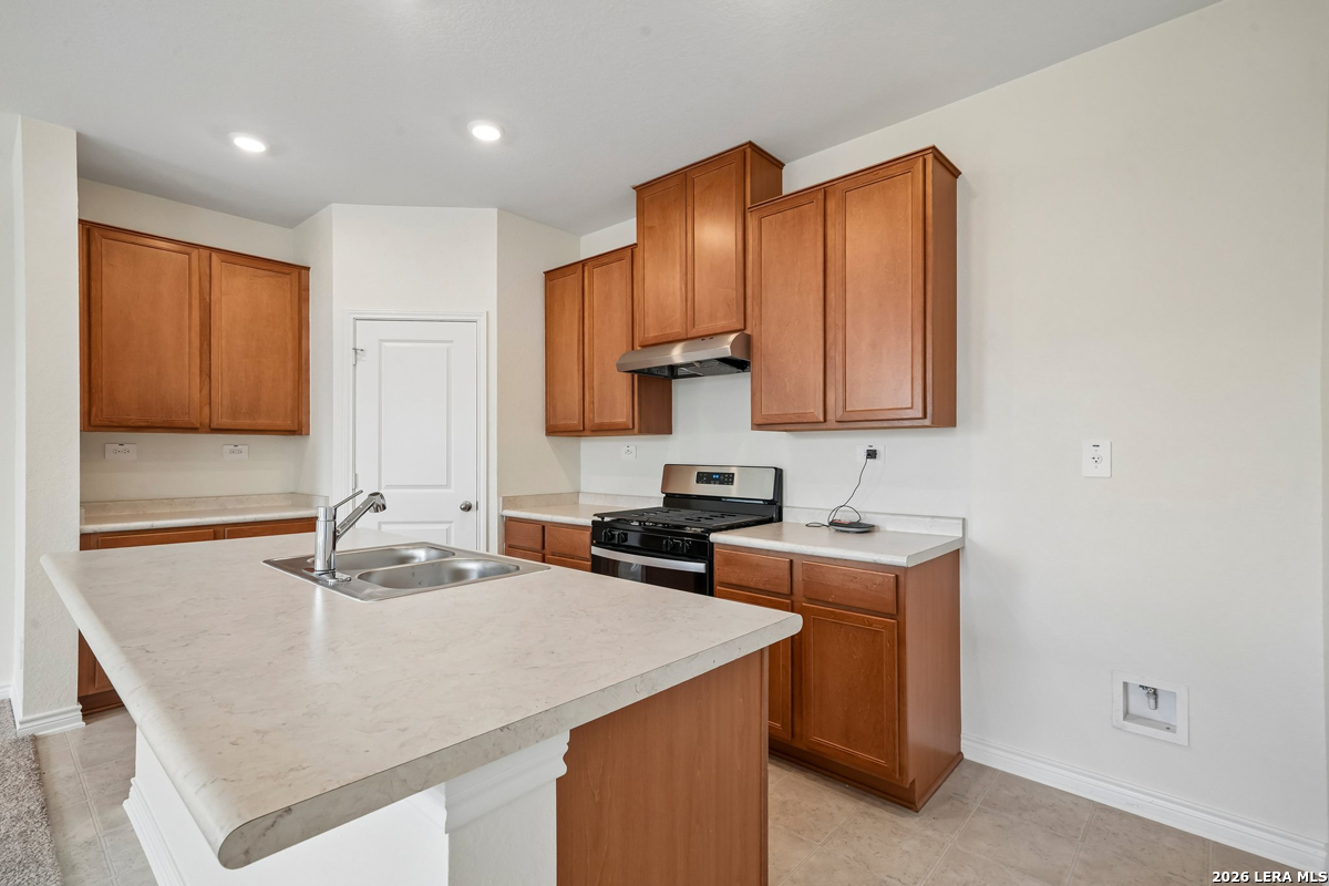 10049 Jagger Avenue Converse TX 78109