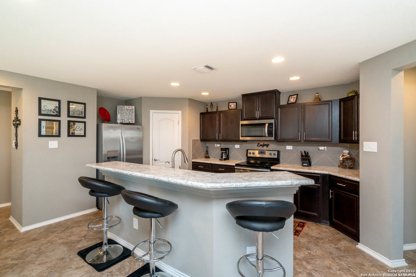 6731 Slaton Fields Converse TX 78109