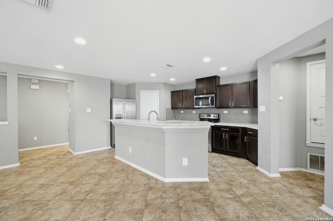 6731 Slaton Fields Converse TX 78109