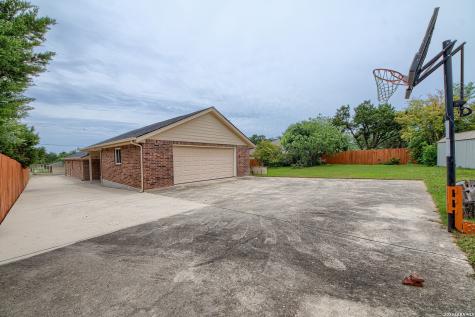 25811 Green River Drive San Antonio TX 78260