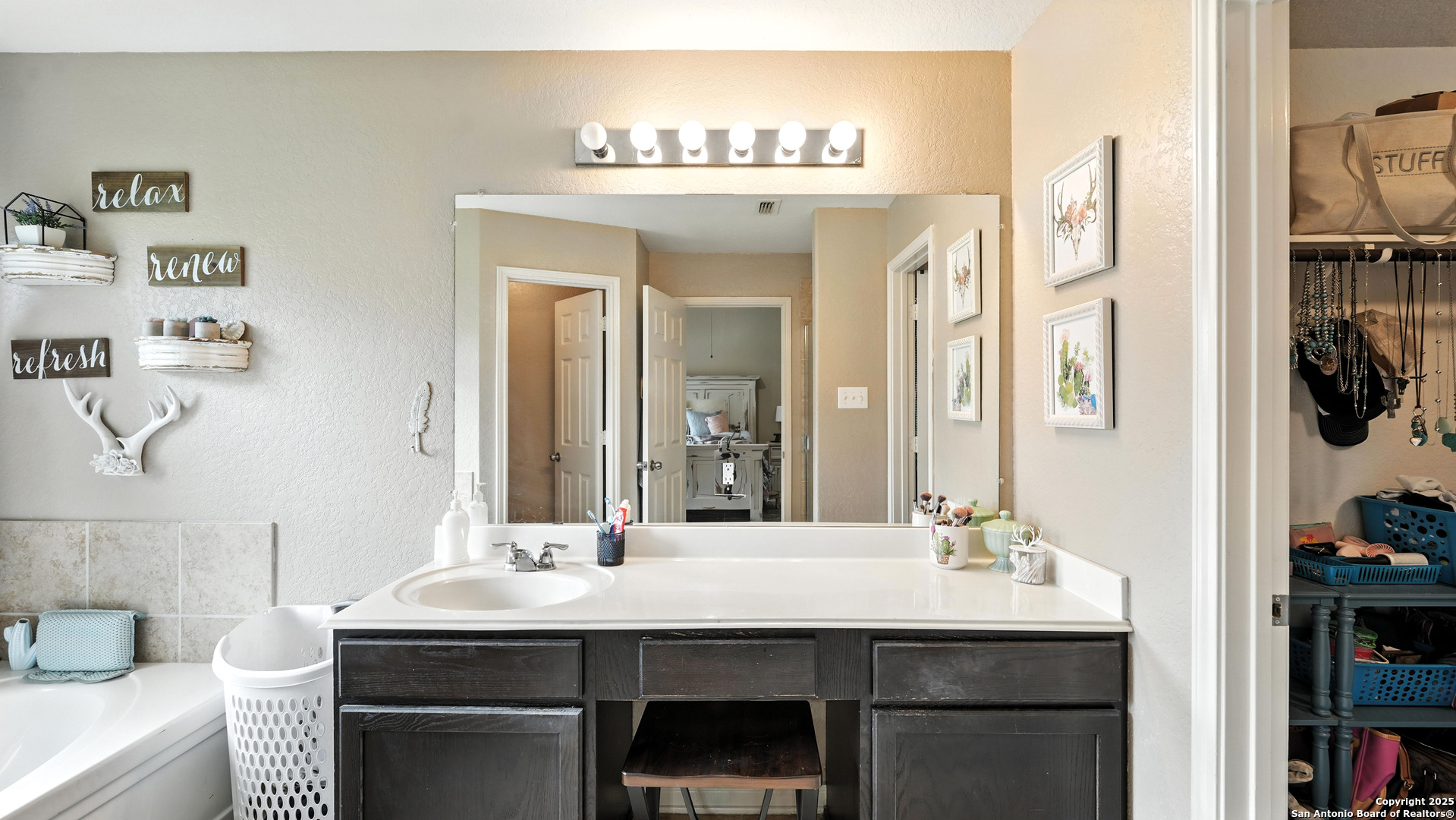 427 Roadrunner New Braunfels TX 78130