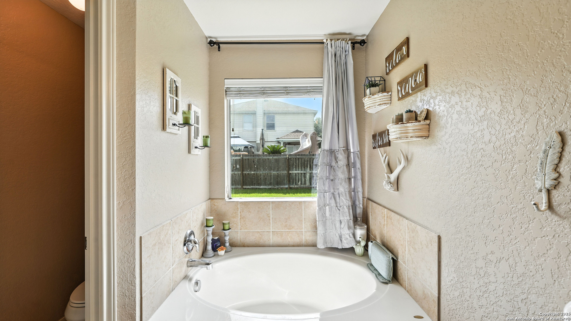 427 Roadrunner New Braunfels TX 78130