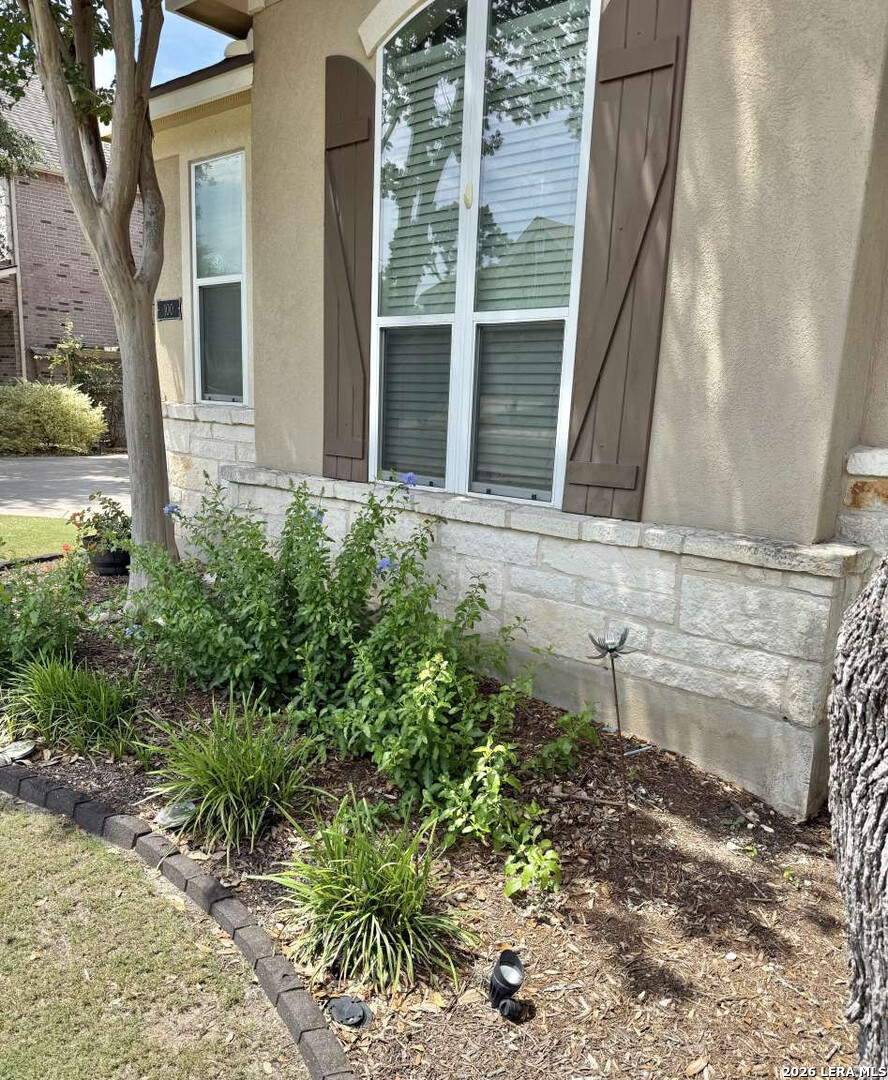 100 Rattlesnake Bluff Boerne TX 78006
