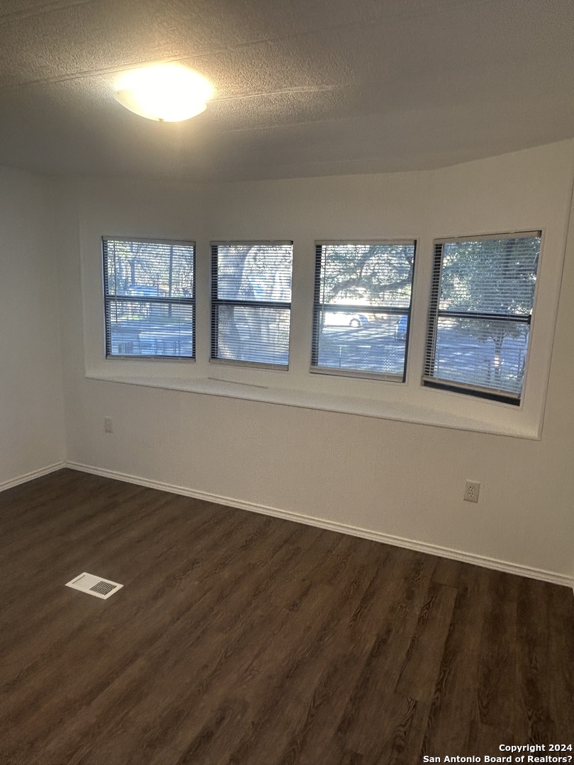 24815 Aue San Antonio TX 78257
