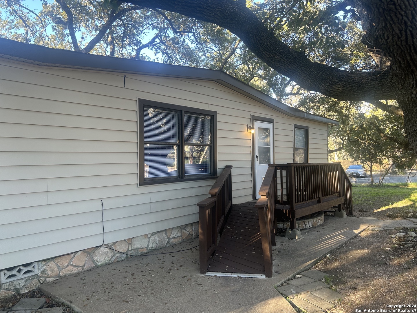 24815 Aue San Antonio TX 78257