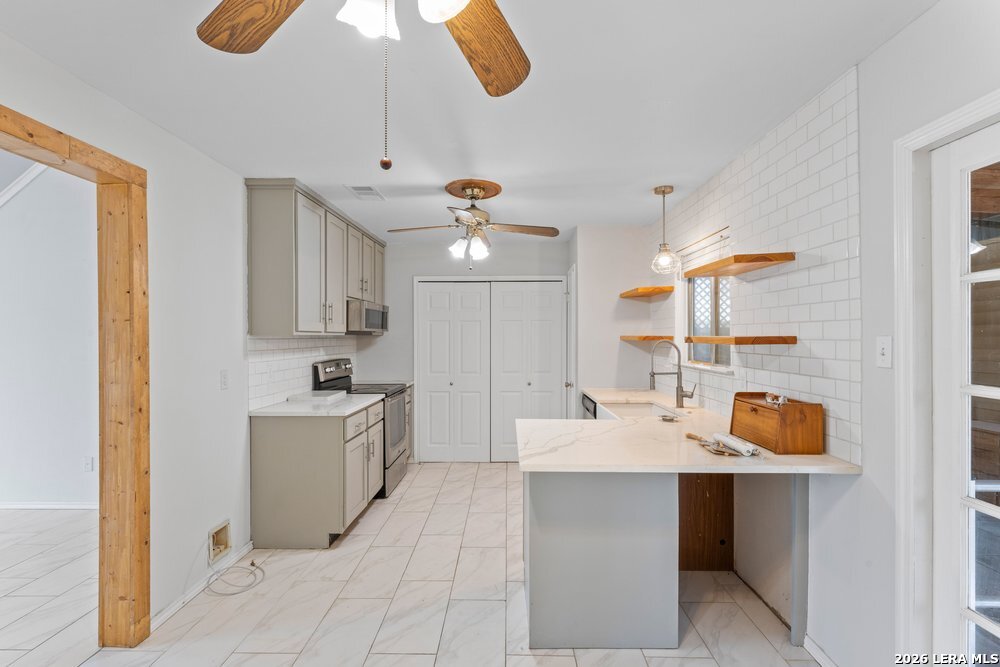 805 Garden Meadow Drive Universal City TX 78148