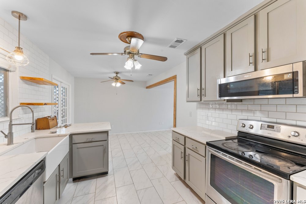 805 Garden Meadow Drive Universal City TX 78148